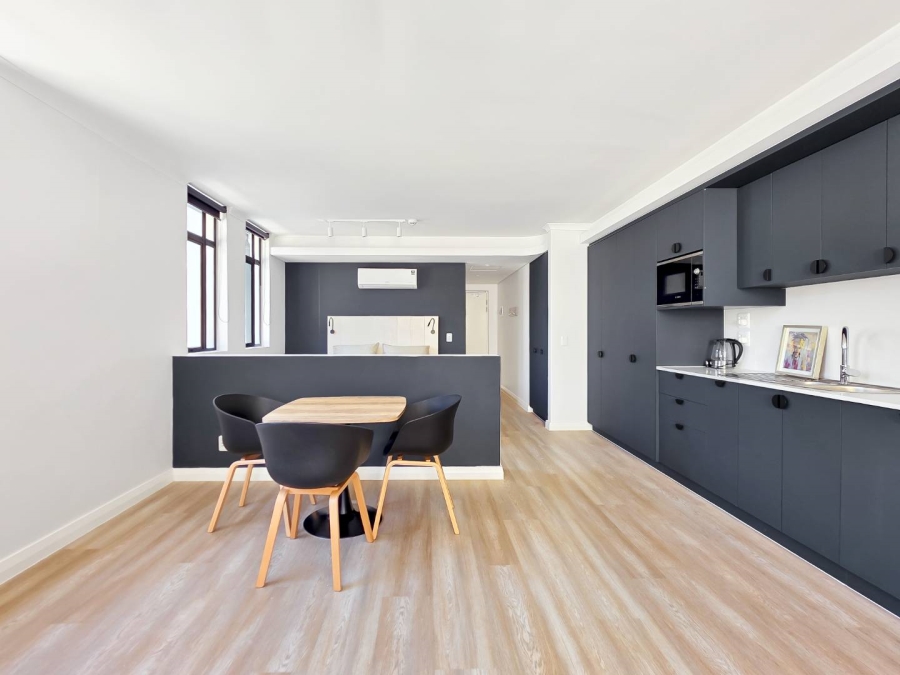 1 Bedroom Property for Sale in Vredehoek Western Cape